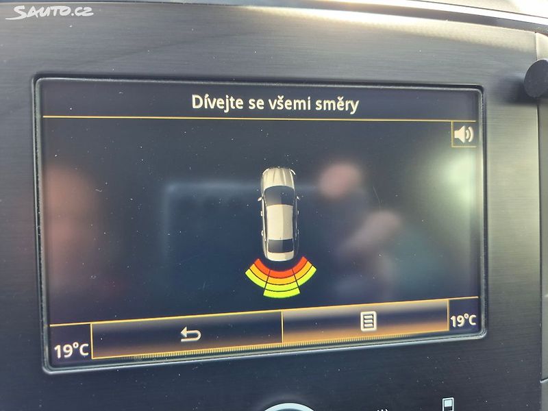 Renault Mégane (2017) 1.2i Automat 97Kw - fotka 27 z 29