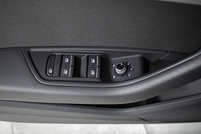 Audi A4 2.0 TDI 120kW ACC*VIRTUAL*DPH - fotka 14 z 39
