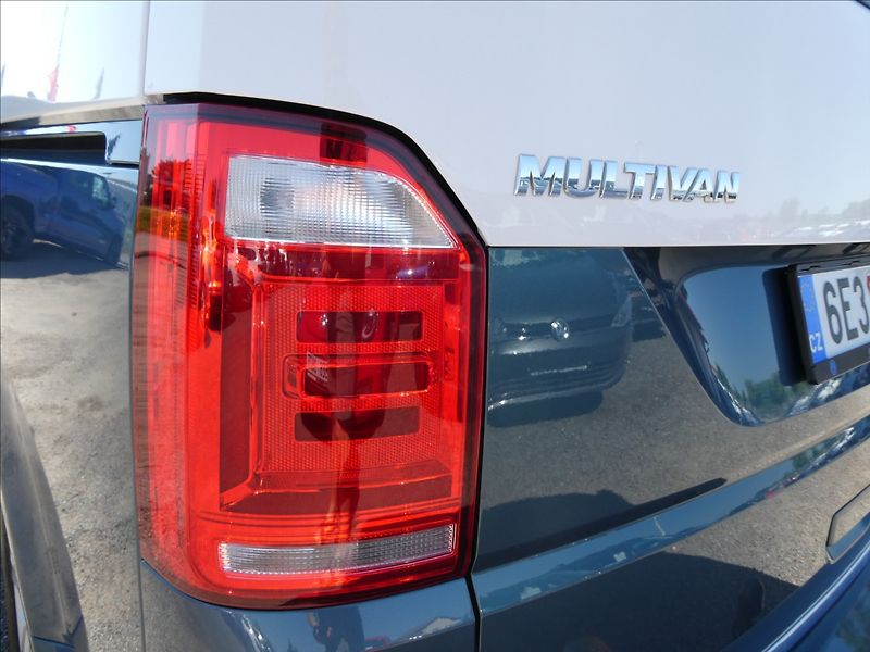 Volkswagen Multivan 2,0 TDi DSG Highline,1.majitel - fotka 10 z 50