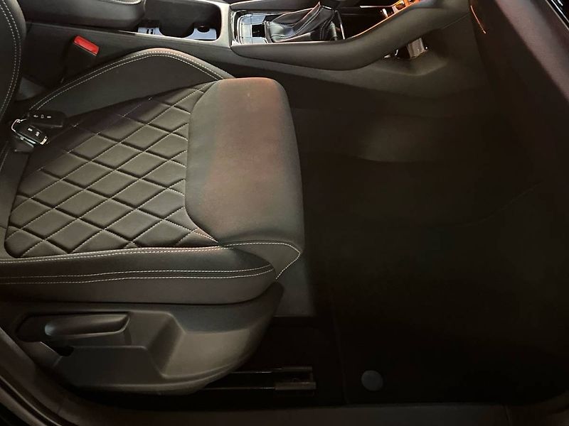 Škoda Karoq (2024) Sportline 2.0 TSI 4x4 DSG - fotka 11 z 20