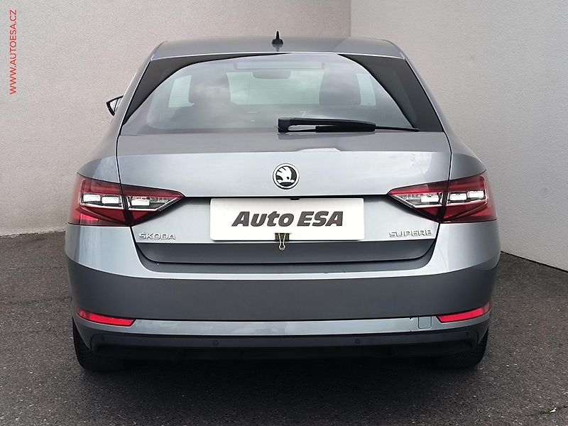 Škoda Superb (2017) 1.4 TSi, Style, bixen, panor - fotka 5 z 23