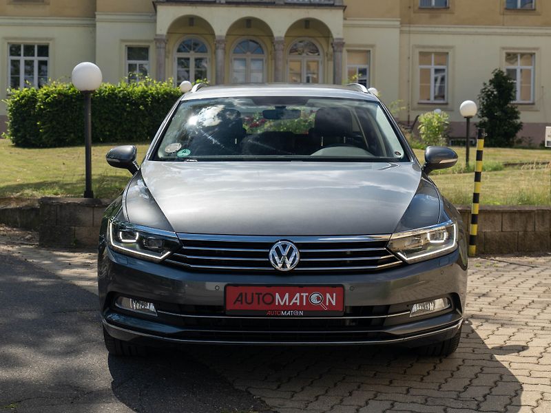 Volkswagen Passat 1.8 TSI 132kW DSG Matrix Kessy - fotka 2 z 35