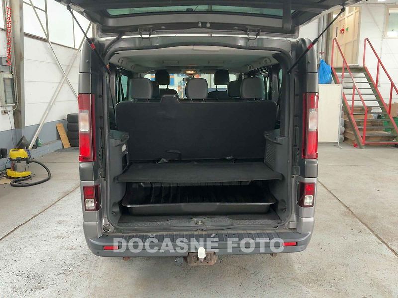 Opel Vivaro (2015) 1.6CDTi 8míst, Navi, kamera - fotka 5 z 10