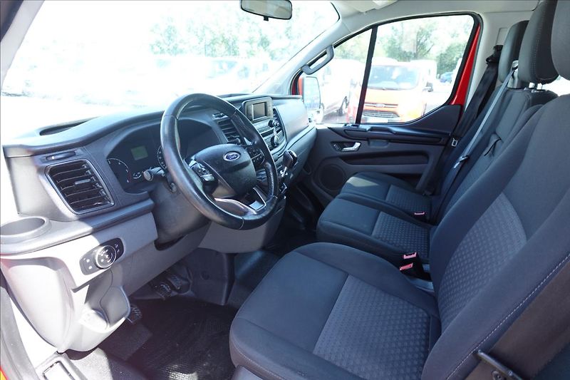 Ford Transit Custom 2,0 TDCi  L1H1 BUS KLIMA SERVI - fotka 16 z 31