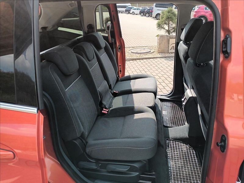 Ford Grand C-MAX 2,0 TDCI,103KW,NAVI,SERVIS, - fotka 20 z 45