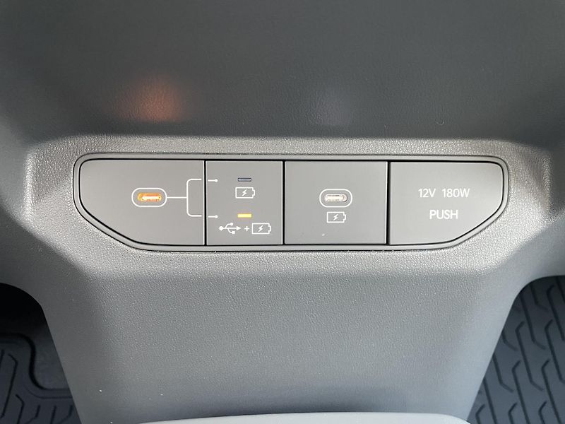 Kia EV3 (2025) AIR 150kW + 58 KWh - fotka 21 z 32