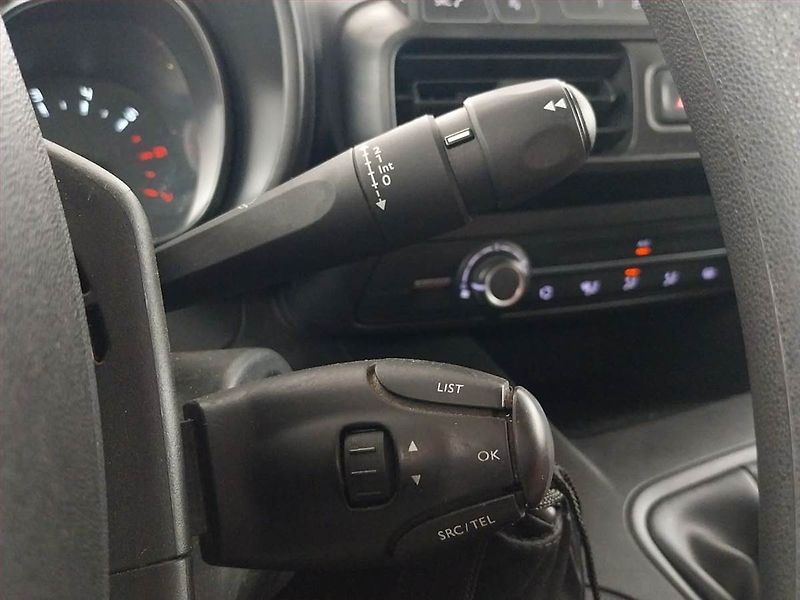 Toyota ProAce City (2021) 1.5 D4-D, ČR, 1Maj - fotka 14 z 15