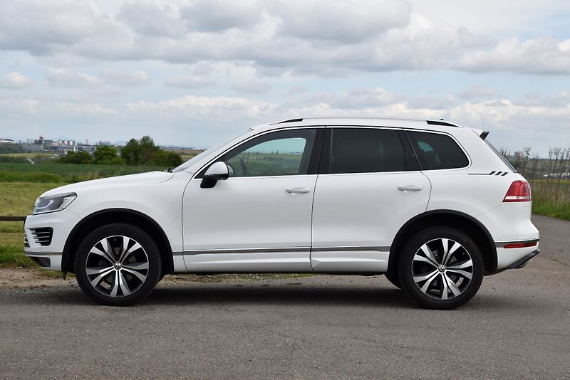 Volkswagen Touareg 3.0 TDi V6 DSG 4M,R-LINE,FACE - fotka 2 z 50