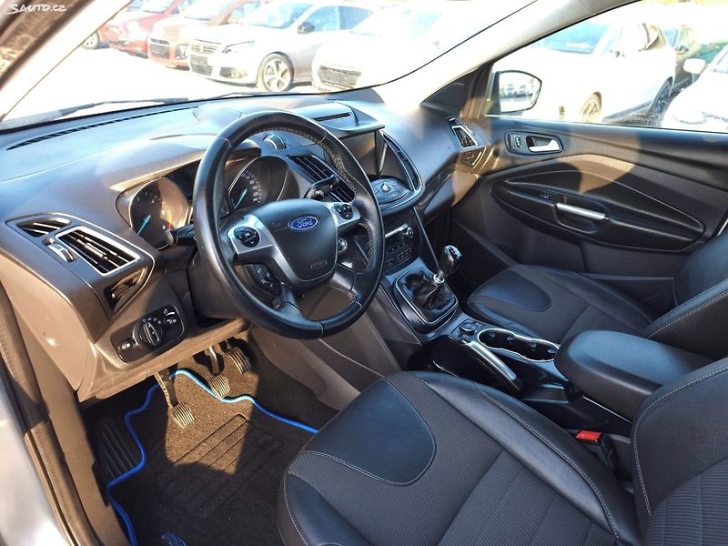 Ford Kuga (2016) - fotka 19 z 39