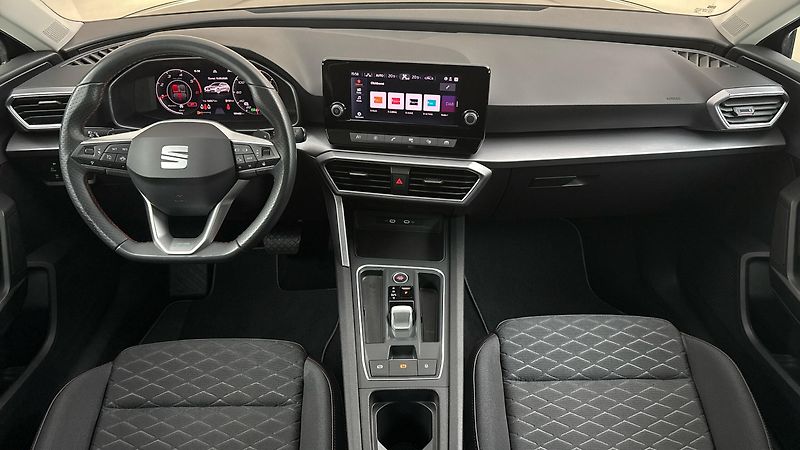 Seat Leon 2.0 TDI DSG FR Sporstourer - fotka 8 z 27