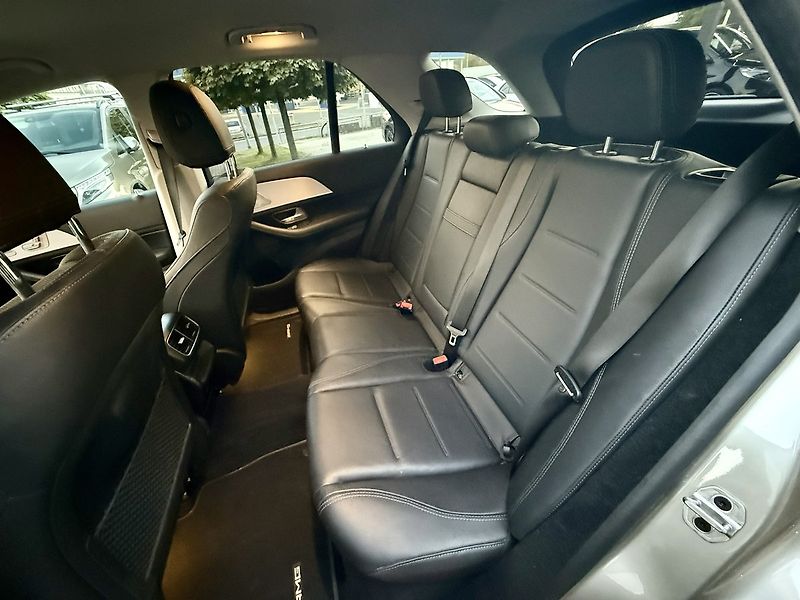 Mercedes-Benz GLE (2021) 350 de 4MATIC SUV - fotka 16 z 50