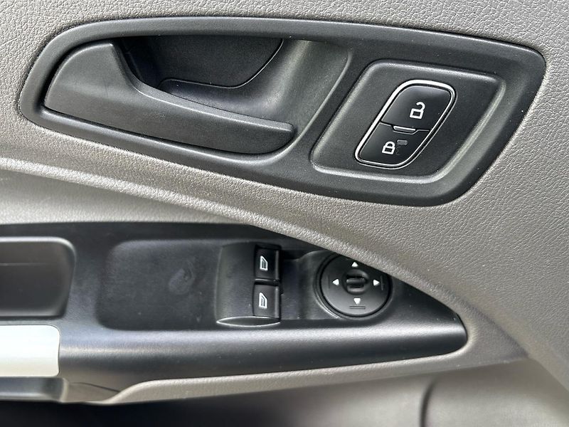 Ford Transit (2021) Connect 1.5 TDCi 55 kW - fotka 21 z 33
