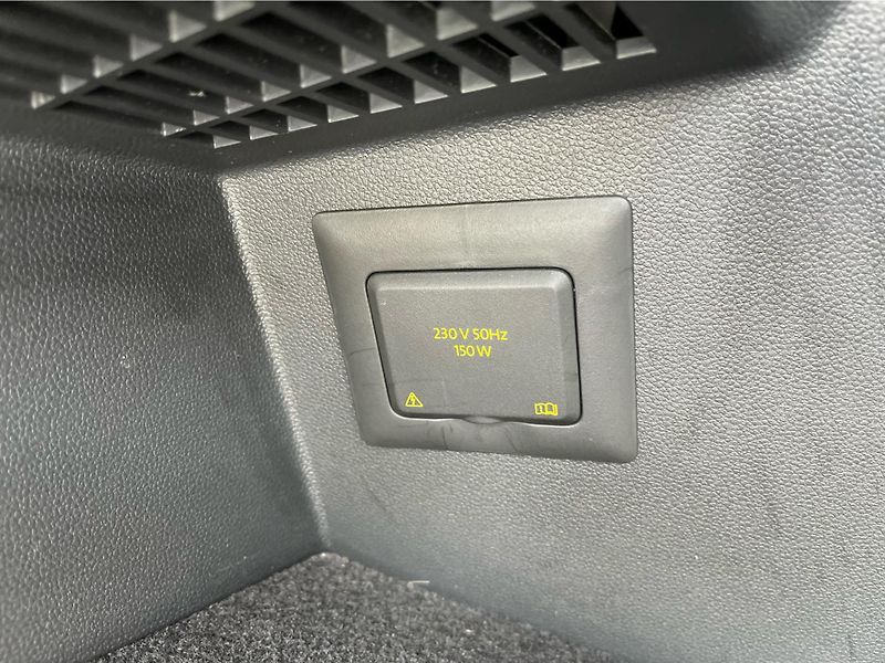 Volkswagen Tiguan Life 2.0 TDI 110 kW DSG - fotka 27 z 30