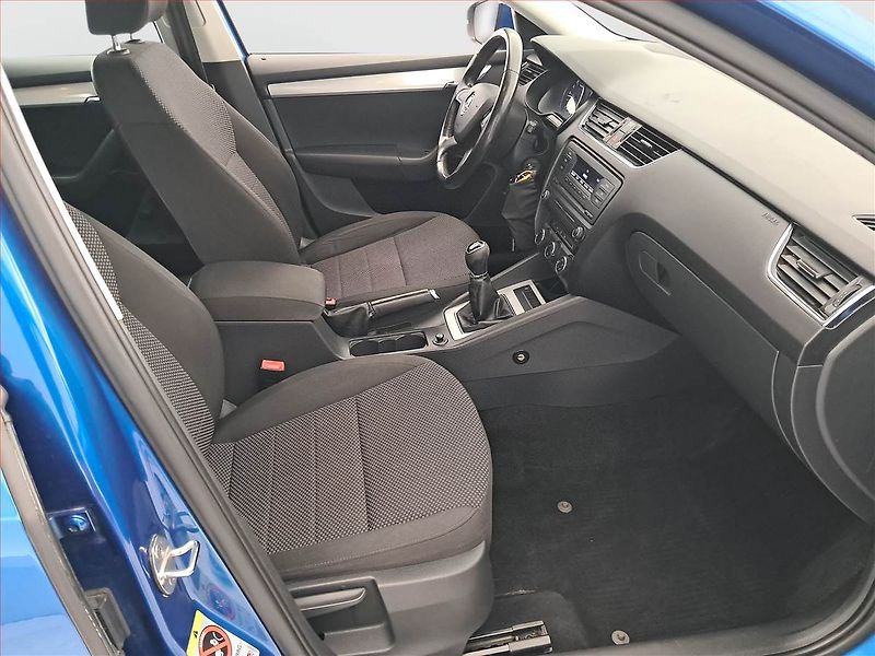Škoda Octavia (2014) Style 1.6 TDI, Serv.kniha - fotka 9 z 16