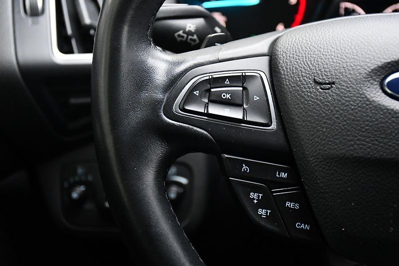 Ford Kuga 2,0TDCi AUT. A/C ČR TAŽNÉ - fotka 23 z 39