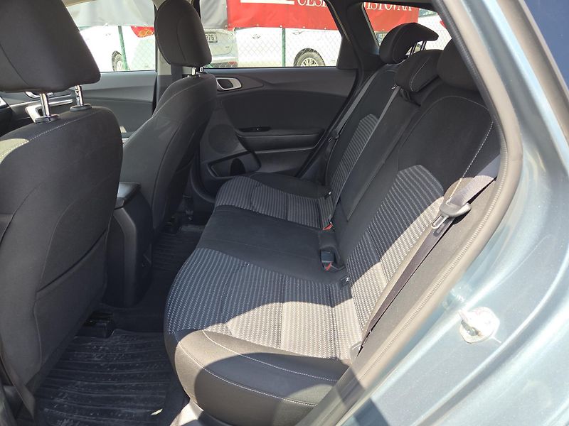 Kia Ceed PRONÁJEM TAXI S ODKUPEM - fotka 11 z 12