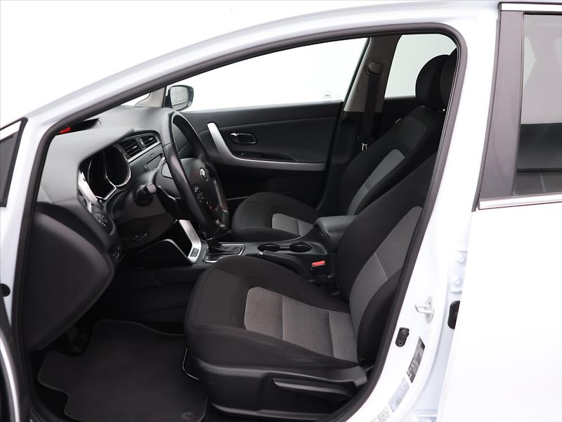 Kia Ceed 1.6 CRDi 100kW Aut. CZ DPH - fotka 11 z 32