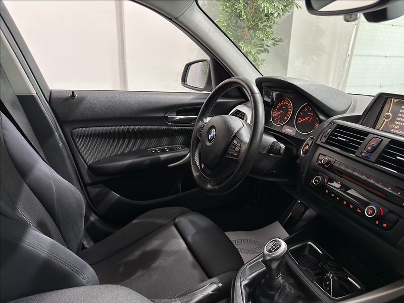 BMW Řada 1 1,6   116i BI-XEN LED SPORT - fotka 20 z 33