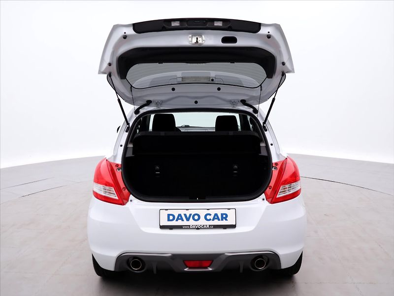 Suzuki Swift 1,6 VVT 100kW Sport Aut.klima - fotka 9 z 35
