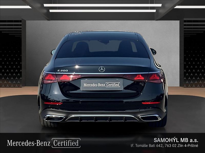 Mercedes-Benz Třídy E E 200 AMG linie - fotka 4 z 13