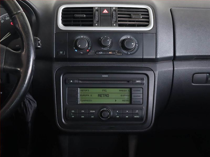 Škoda Fabia (2008) 1.2 12V - fotka 12 z 18