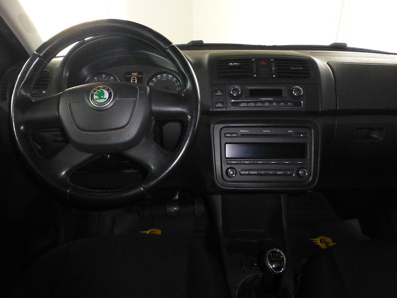 Škoda Fabia (2010) 1,2TSI*63KW**ALU**VYHŘ.SEDADLA - fotka 16 z 25