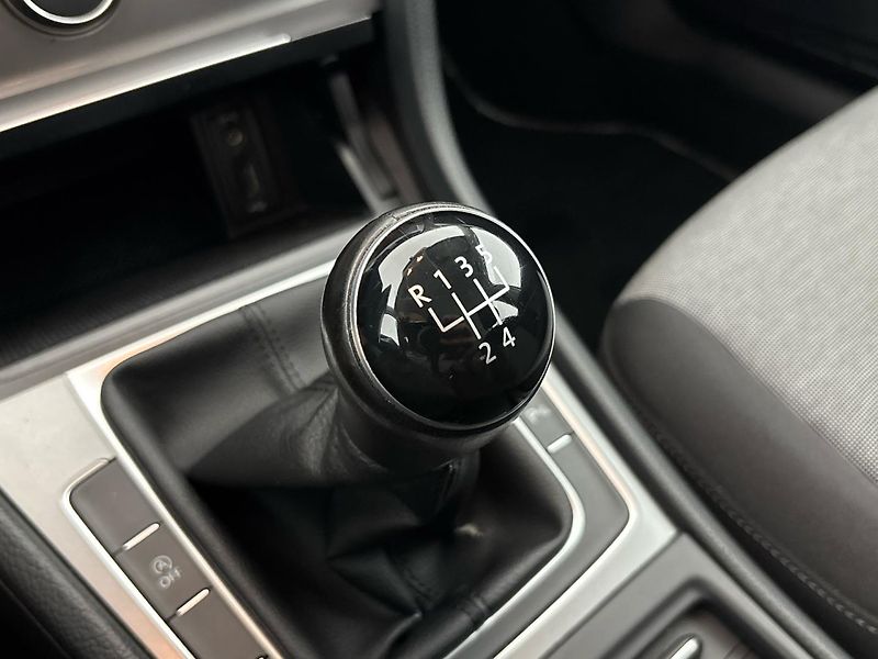 Volkswagen Golf Trendline - fotka 20 z 28