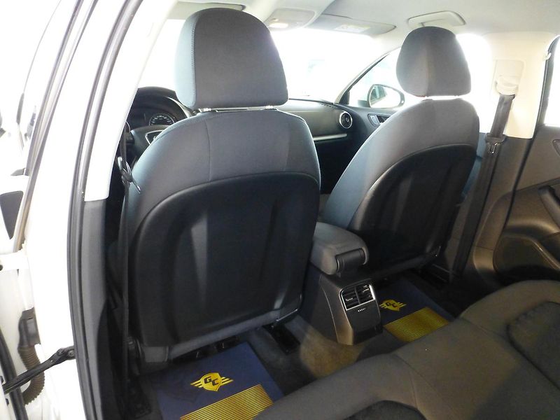 Audi A3 (2013) 2,0TDI-110KW**NAVIGACE**PARK.S - fotka 13 z 24