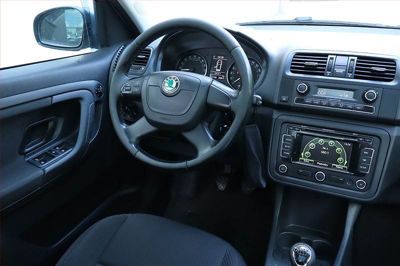 Škoda Roomster (2012) 1.6 TDI, Navi, Tempomat - fotka 7 z 23