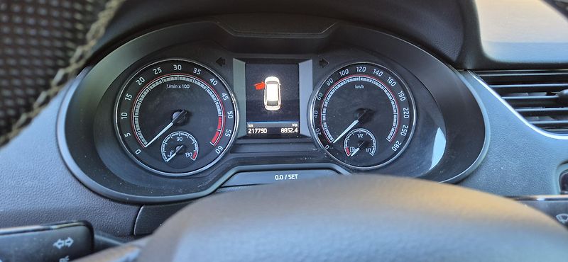 Škoda Octavia (2018) 3 RS - fotka 8 z 18