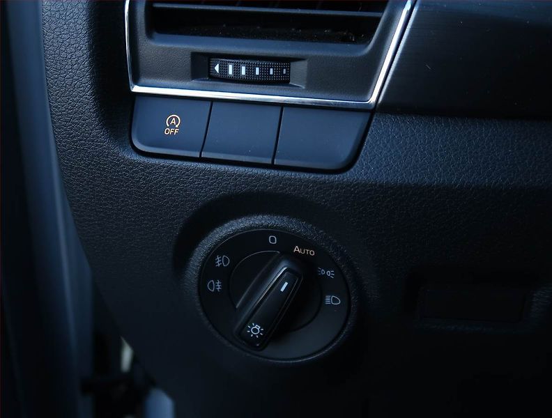 Škoda Fabia (2019) Style Plus 1.0 TSI, ČR,1.maj - fotka 16 z 20