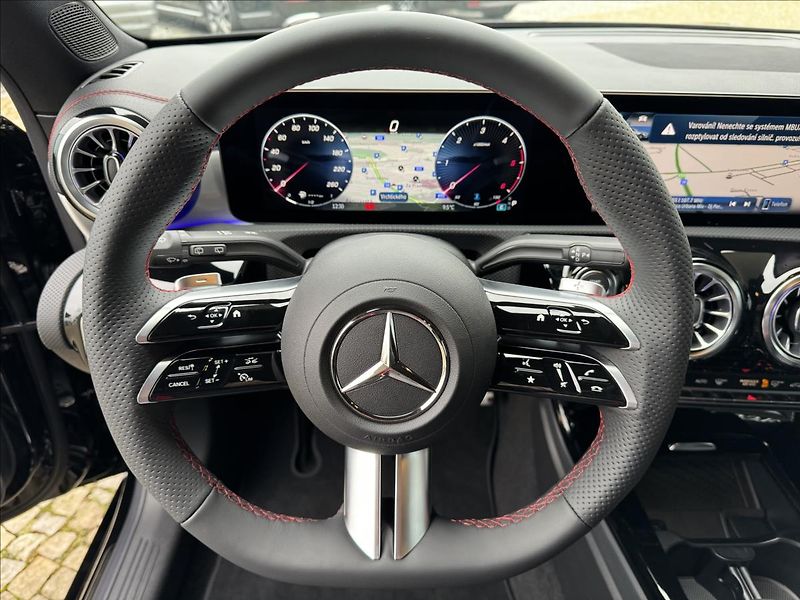 Mercedes-Benz CLA 200d Shooting Brake - fotka 8 z 31