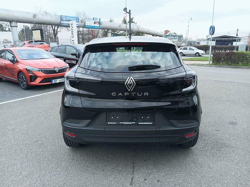 Renault Captur (2026) evolution TCe 115 + zimní pneu - fotka 6 z 23