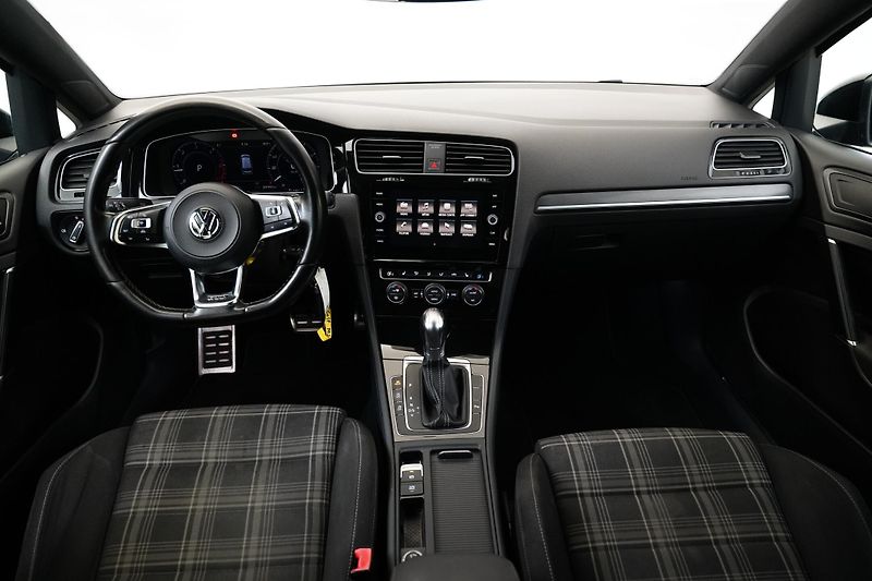 Volkswagen Golf - fotka 5 z 27