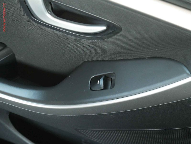 Hyundai i30 (2012) 1.6CVVT, 1.maj,ČR, AC, TZ - fotka 12 z 18