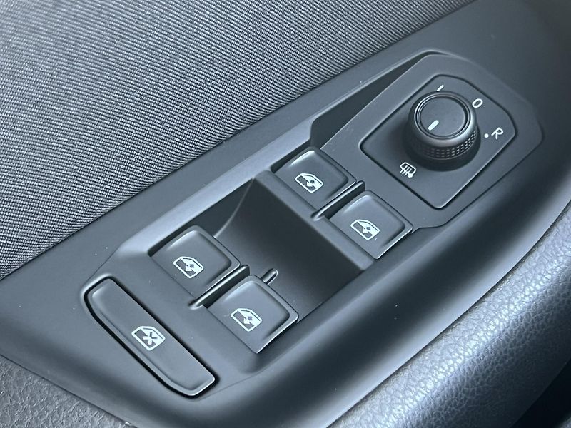 Volkswagen Passat 2.0 TDi 147kw ACC kamera tažné - fotka 24 z 25