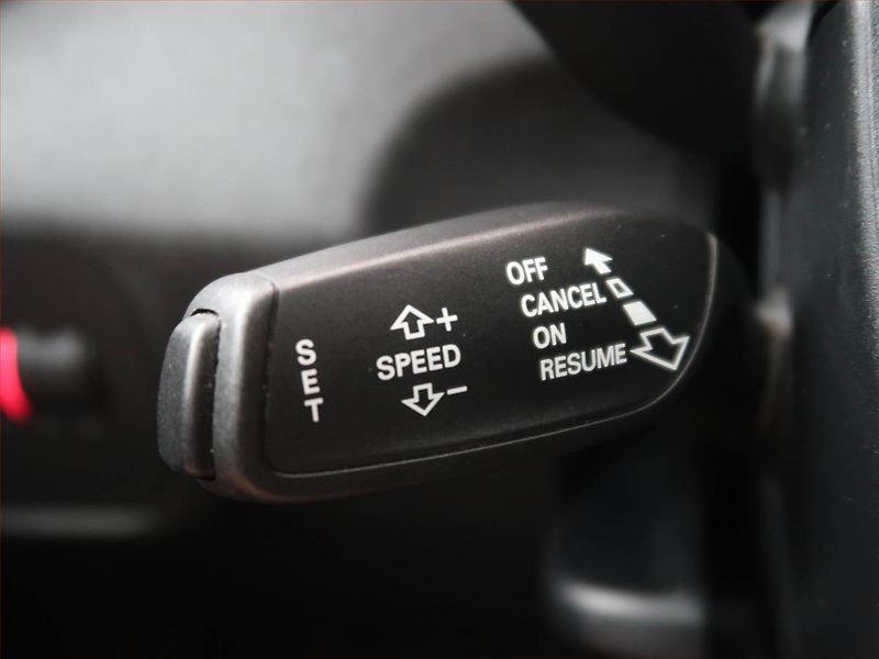 Audi A1 (2011) 1.6 TDI, Serv.kniha, Tempomat - fotka 17 z 17