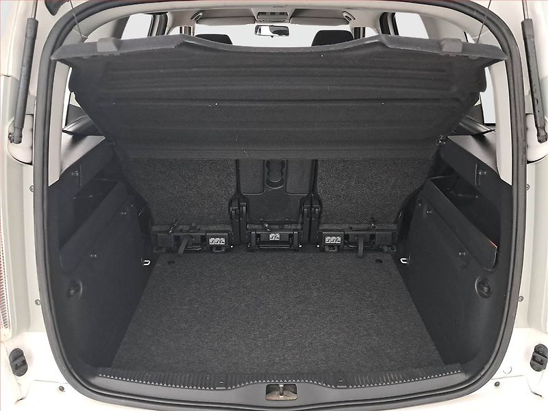 Škoda Roomster (2012) 1.4 16V, Park. senzory - fotka 13 z 17