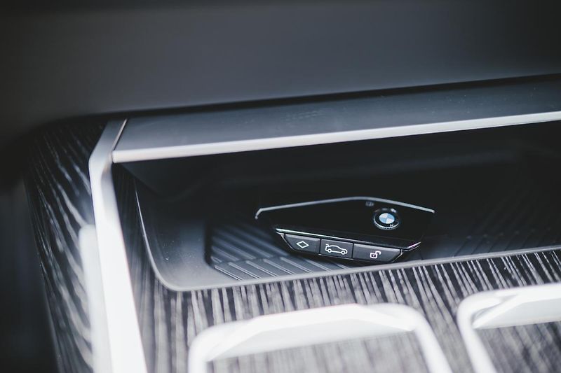 BMW Řada 7 (2023) 740d xDrive  - fotka 41 z 45