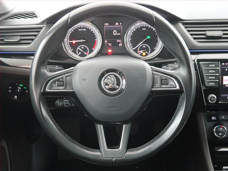 Škoda Superb (2017) Laurin&Klement 2.0 TDI 4x4 - fotka 22 z 24