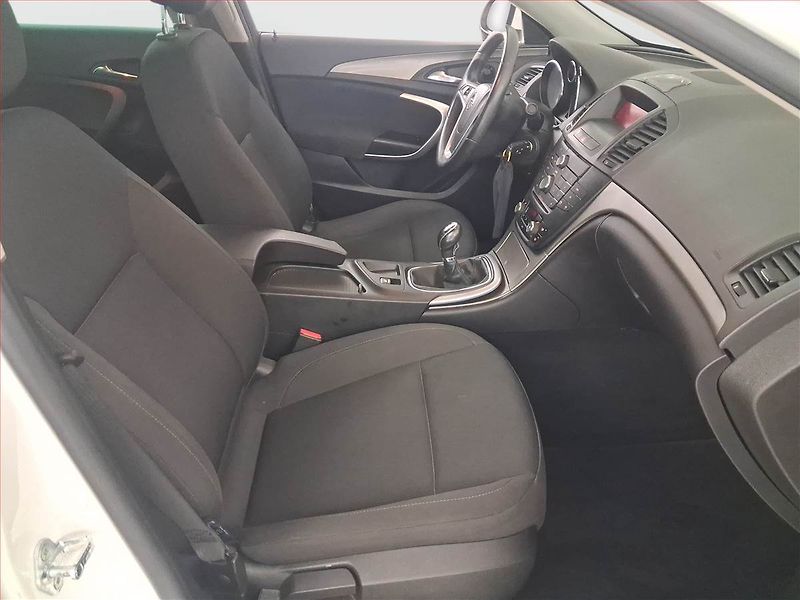 Opel Insignia (2011) 2.0 CDTI, Tempomat - fotka 9 z 16