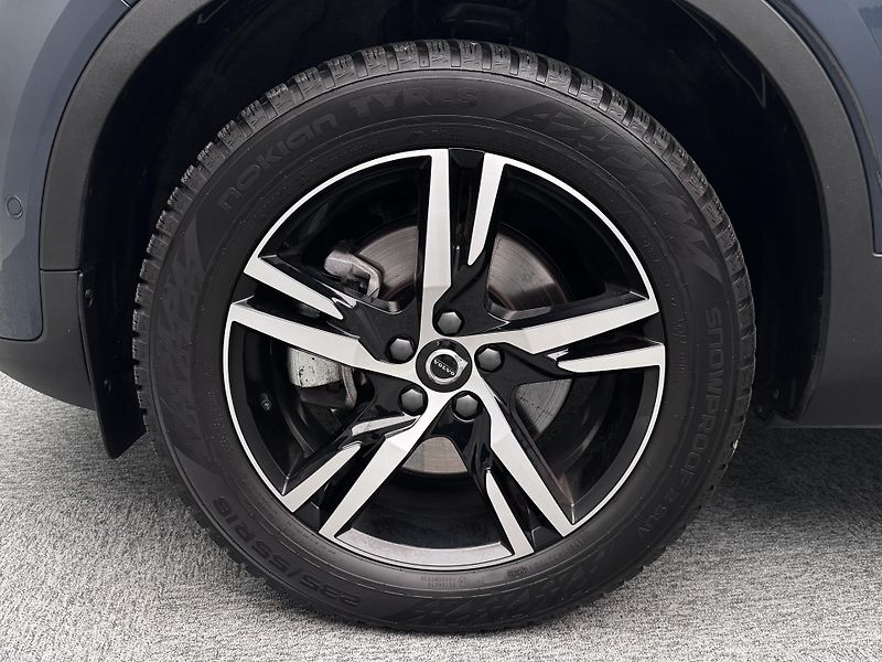 Volvo XC40 B3 DARK PLUS CZ 1.maj - fotka 48 z 48