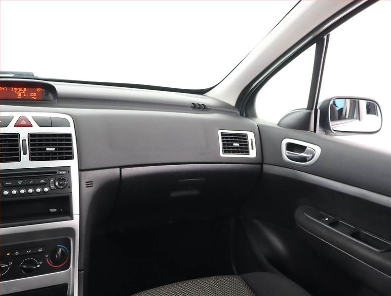 Peugeot 307 (2007) 1.6 16V, jezdí výborně - fotka 8 z 16