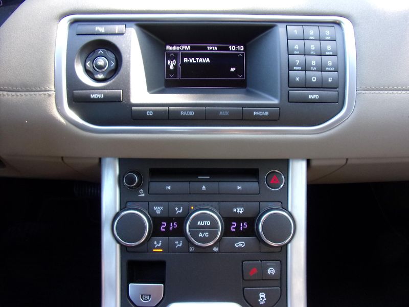 Land Rover Range Rover Evoque (2014) 2.2D 4X4 110kW NÁJEZD 140 000 - fotka 11 z 21