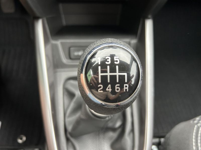 Suzuki Vitara (2022) 1.4 i 95 KW hybrid  - fotka 20 z 28