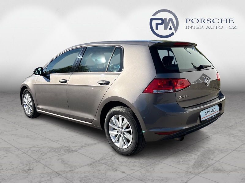 Volkswagen Golf Comfortline  1.2 TSI  81 kW M6 - fotka 8 z 24