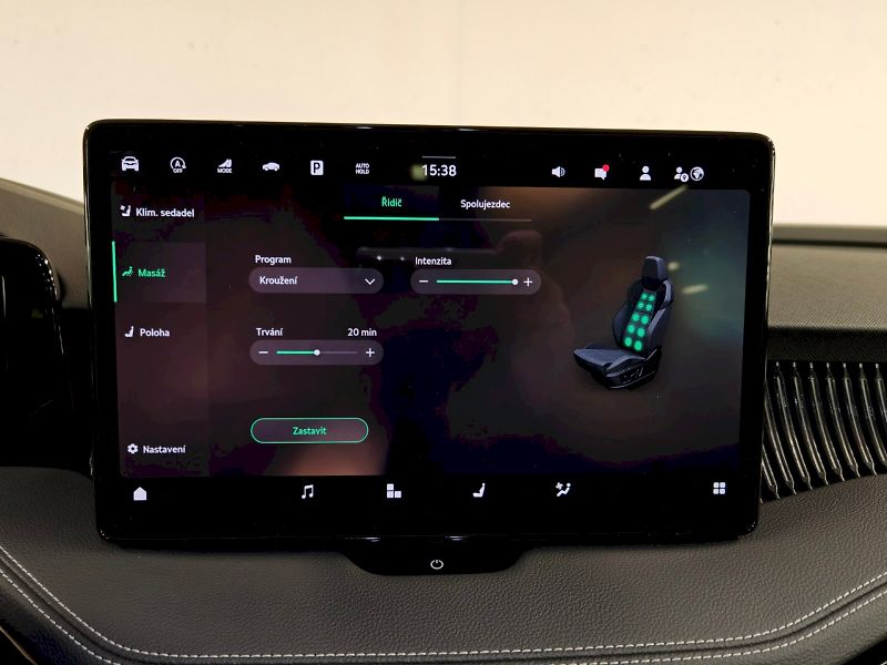 Škoda Superb (2025) Combi 2.0 TDI 142 kW DSG 4x4 S - fotka 16 z 36