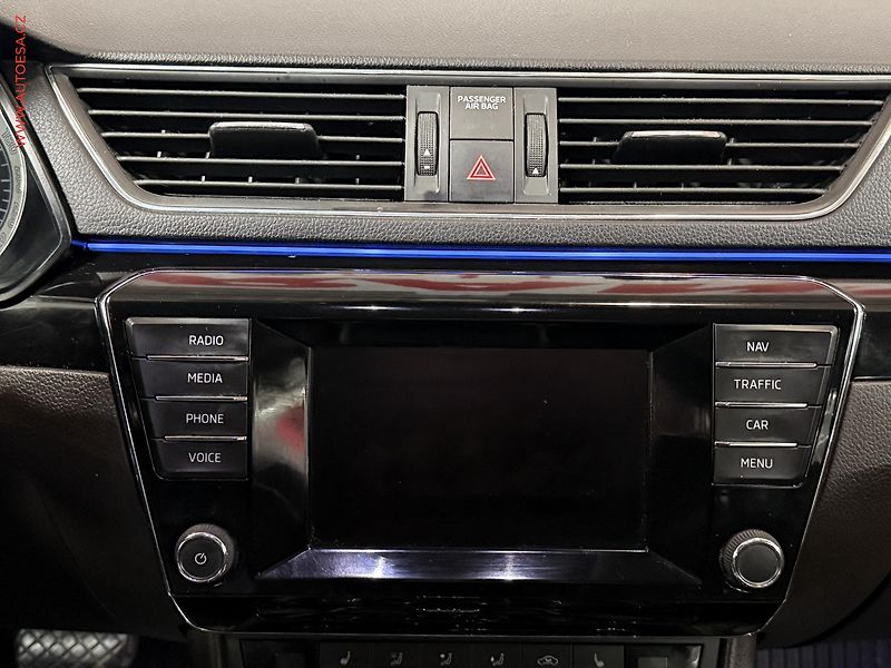Škoda Superb (2015) 2.0 TDi 4x4, ČR, L&K, DSG - fotka 18 z 23