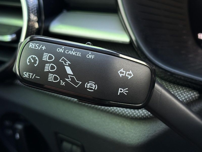 Škoda Fabia 1.0TSi 95PS LED V.Cockpit Clim - fotka 14 z 34