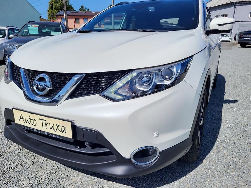 Nissan Qashqai 1.2 DIG-T 85kW - fotka 33 z 46